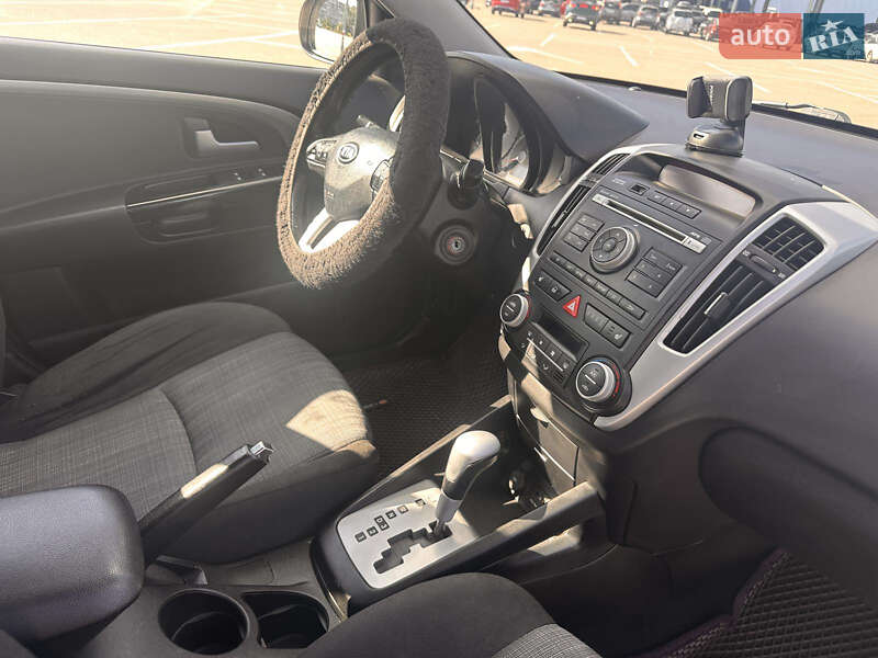 Универсал Kia Ceed 2011 в Киеве