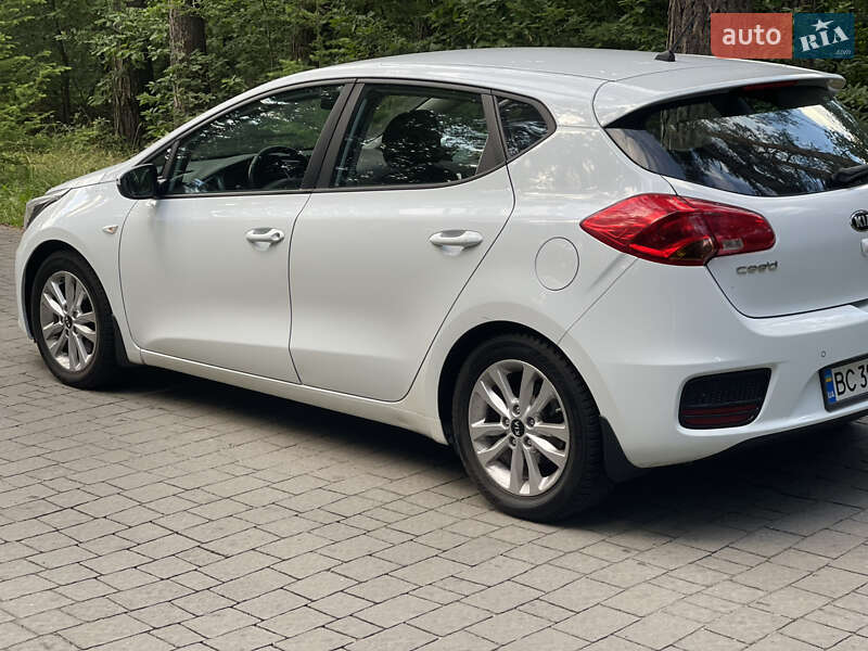 Хетчбек Kia Ceed 2016 в Львові