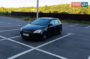 Хэтчбек Kia Ceed 2007 в 