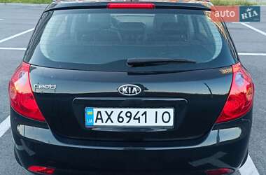 Хэтчбек Kia Ceed 2007 в 