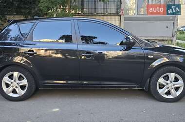 Хетчбек Kia Ceed 2008 в 
