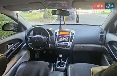 Хетчбек Kia Ceed 2008 в 