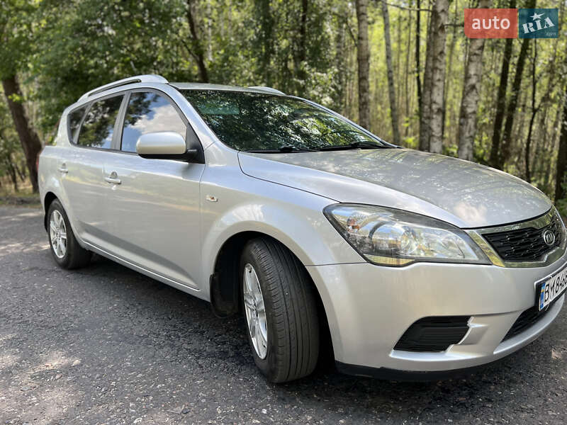 Универсал Kia Ceed 2010 в Лебедине