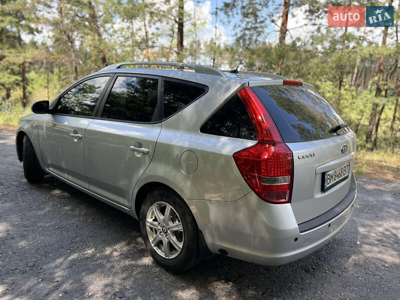 Универсал Kia Ceed 2010 в Лебедине