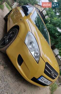 Хетчбек Kia Ceed 2007 в 