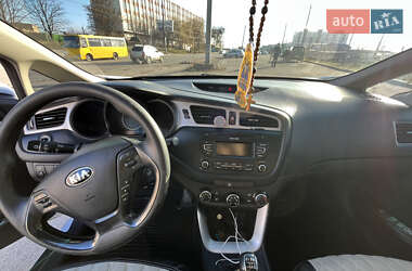 Хэтчбек Kia Ceed 2014 в 