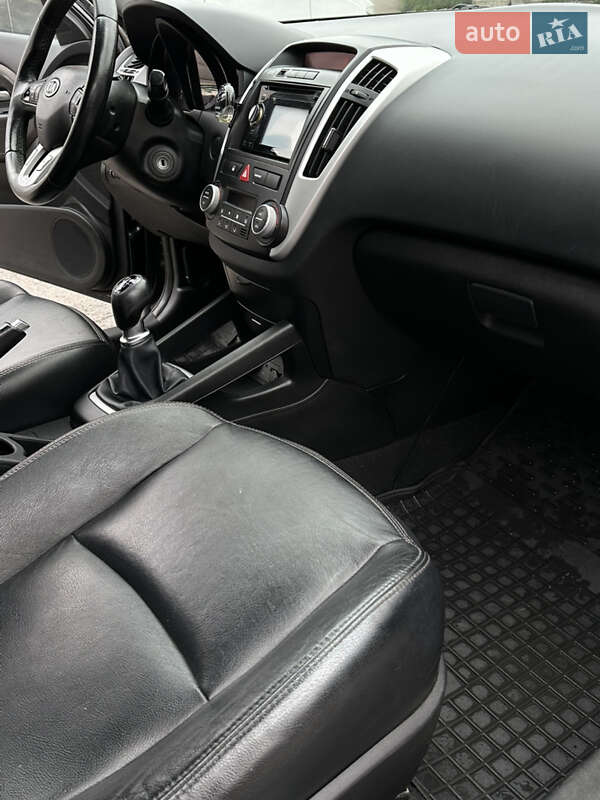 Универсал Kia Ceed 2010 в Львове