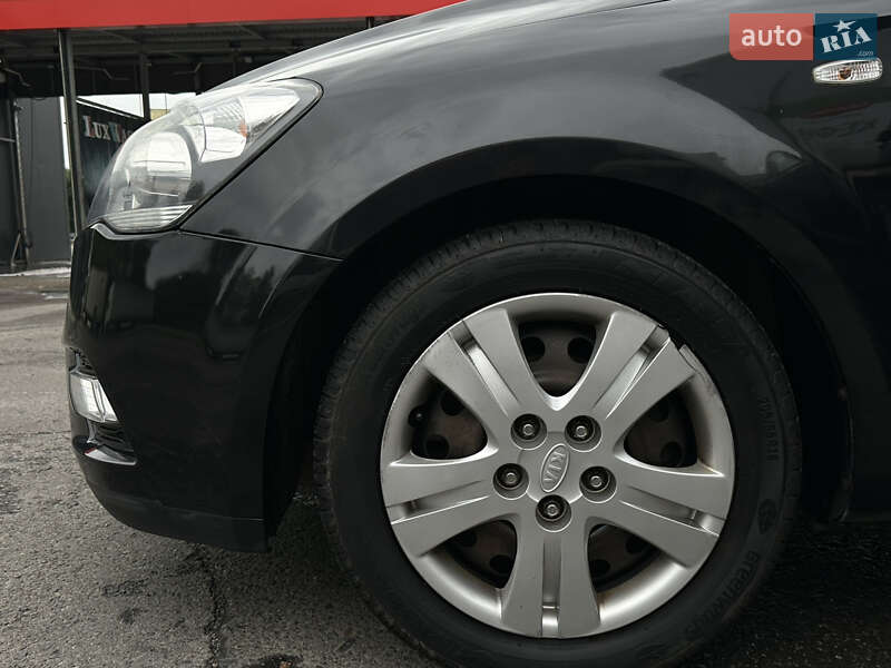 Универсал Kia Ceed 2010 в Львове