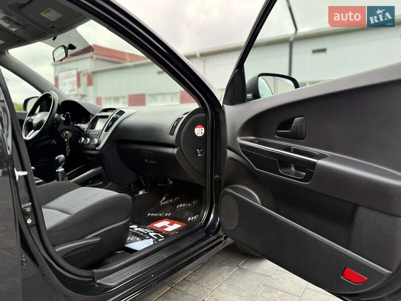 Универсал Kia Ceed 2011 в Луцке
