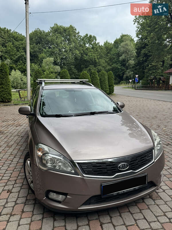 Универсал Kia Ceed 2011 в 