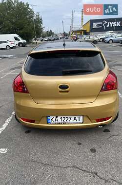 Хэтчбек Kia Ceed 2008 в 