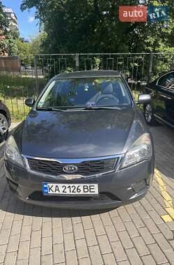 Хэтчбек Kia Ceed 2010 в Киеве