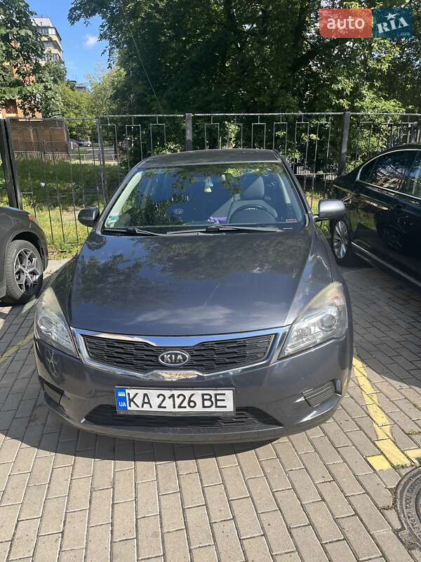 Хэтчбек Kia Ceed 2010 в Киеве
