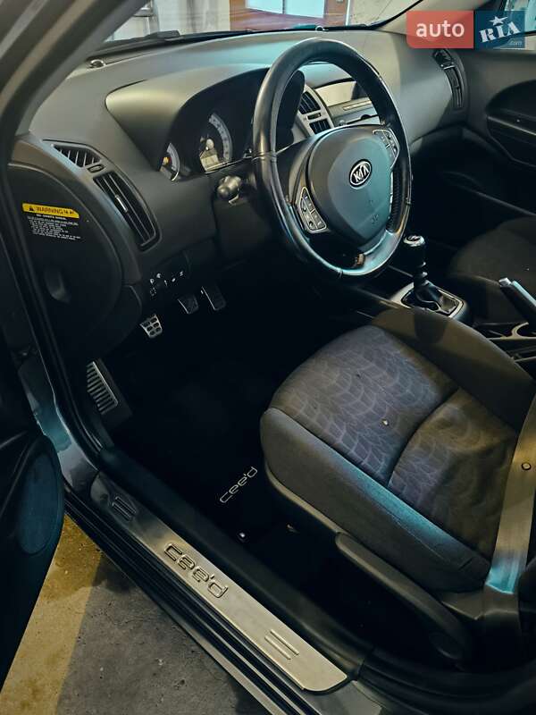 Хэтчбек Kia Ceed 2008 в Виноградове