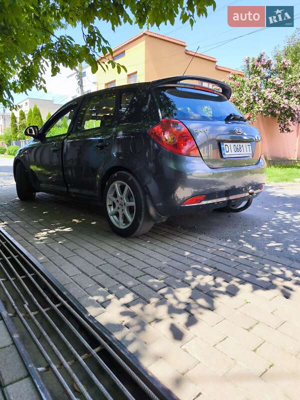 Хэтчбек Kia Ceed 2008 в Виноградове