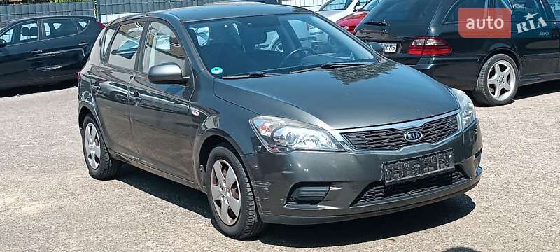 Универсал Kia Ceed 2010 в Киеве