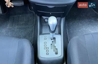 Хэтчбек Kia Ceed 2008 в 