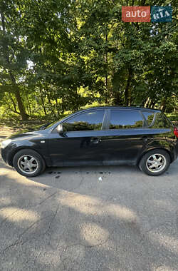 Хэтчбек Kia Ceed 2007 в 
