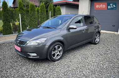 Хэтчбек Kia Ceed 2011 в Луцке