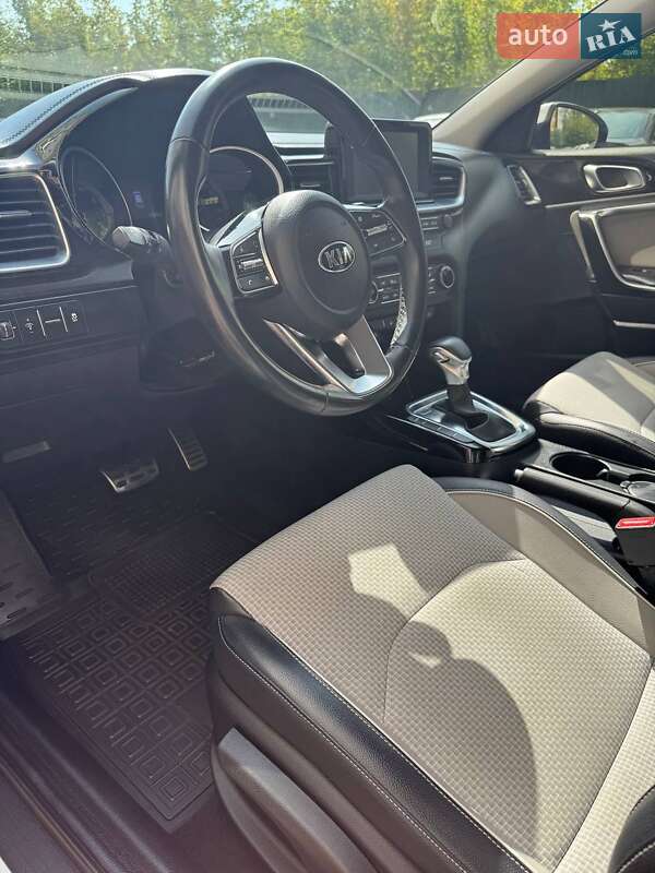 Хэтчбек Kia Ceed 2019 в Вишневом
