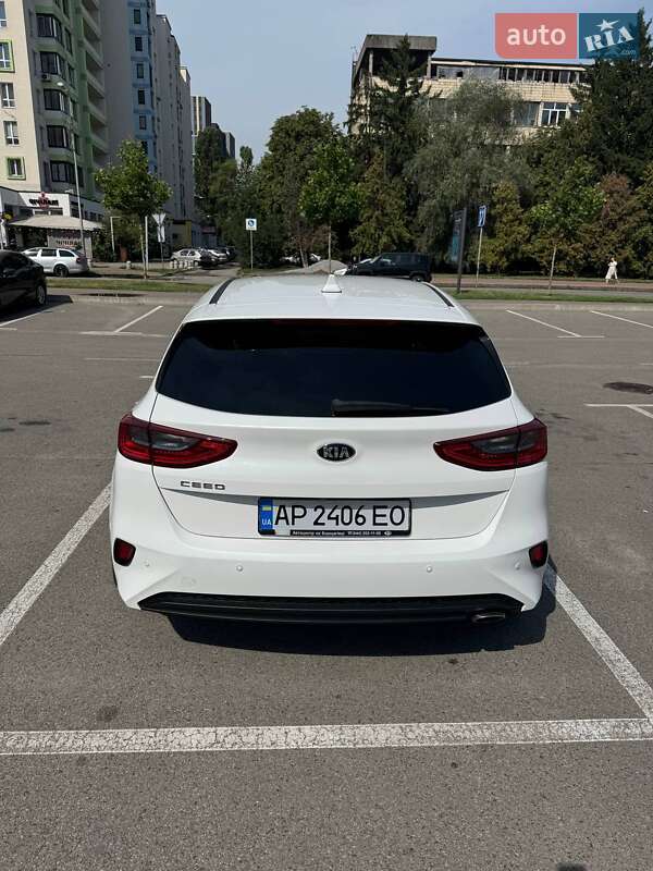 Хэтчбек Kia Ceed 2019 в Вишневом