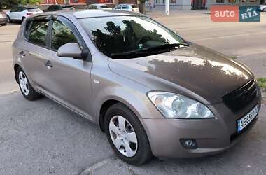 Хетчбек Kia Ceed 2008 в Кам'янському