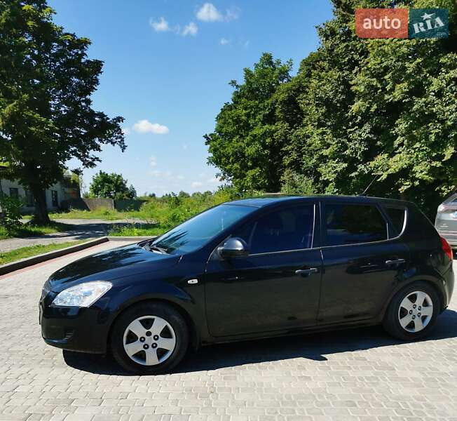 Хетчбек Kia Ceed 2008 в Львові