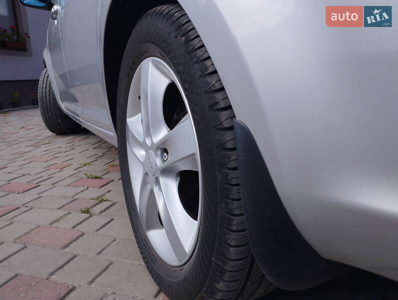 Универсал Kia Ceed 2009 в Дубно