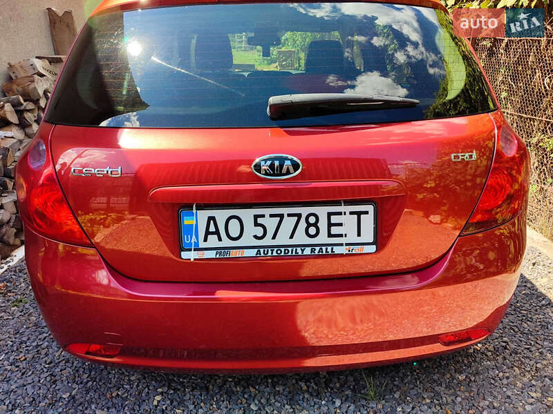 Хэтчбек Kia Ceed 2008 в Мукачево