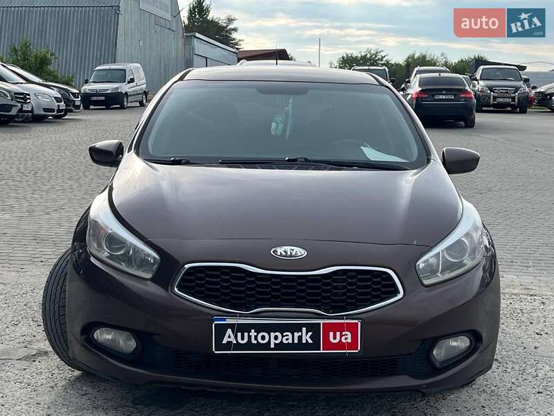 Хэтчбек Kia Ceed 2013 в Львове