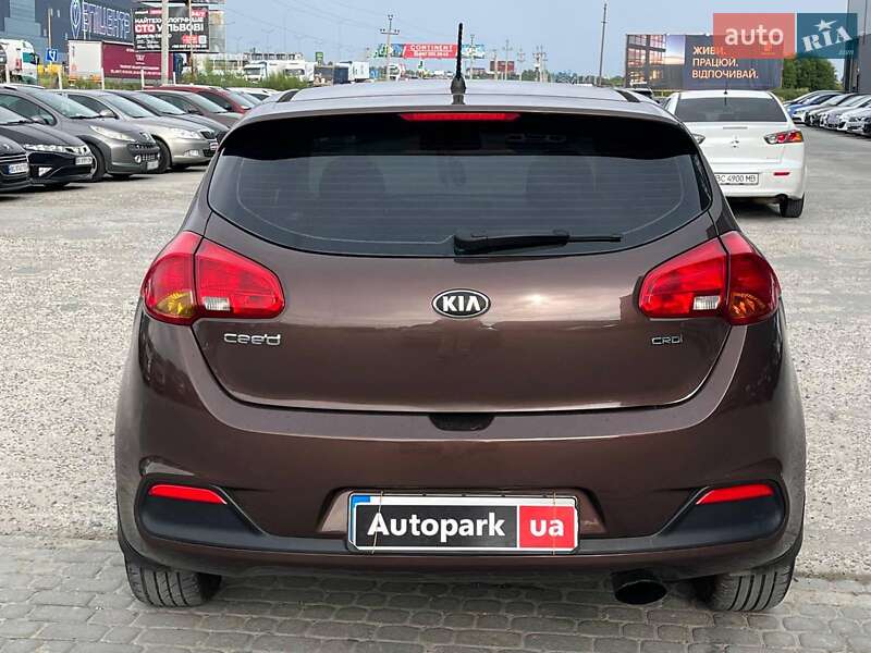 Хэтчбек Kia Ceed 2013 в Львове