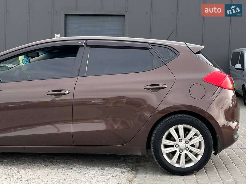 Хэтчбек Kia Ceed 2013 в Львове