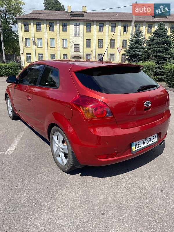 Хетчбек Kia Ceed 2009 в Кам'янському