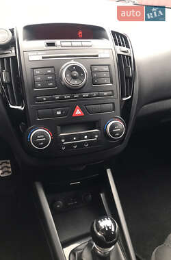 Хэтчбек Kia Ceed 2009 в 