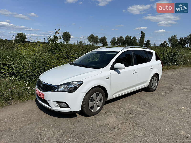 Универсал Kia Ceed 2011 в Луцке