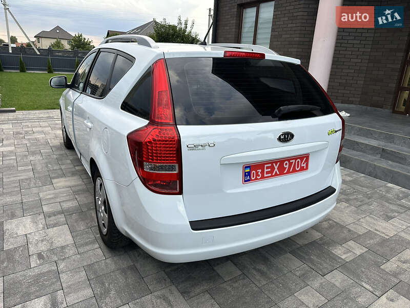 Универсал Kia Ceed 2011 в Луцке