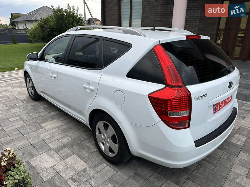 Универсал Kia Ceed 2011 в Луцке