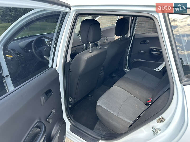 Универсал Kia Ceed 2011 в Луцке