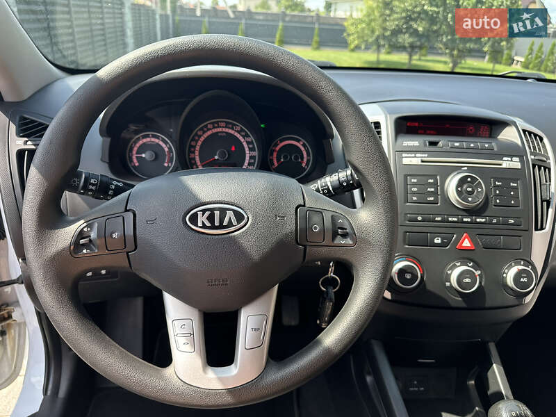 Универсал Kia Ceed 2011 в Луцке