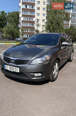 Хэтчбек Kia Ceed 2011 в Ирпене