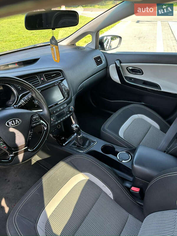 Универсал Kia Ceed 2015 в Долине