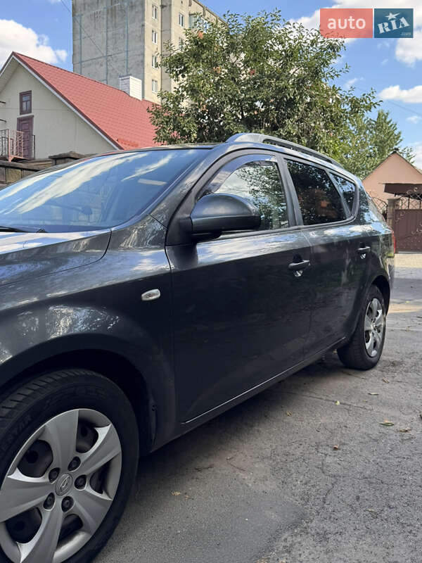 Универсал Kia Ceed 2009 в Ровно