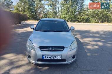 Хэтчбек Kia Ceed 2008 в Андреевке