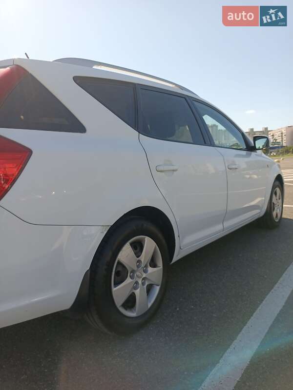 Універсал Kia Ceed 2011 в Києві фото 2 Універсал Kia Ceed 2011 в Києві