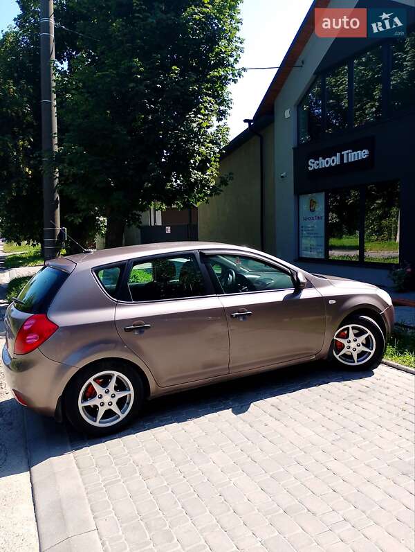 Хэтчбек Kia Ceed 2007 в Каменец-Подольском