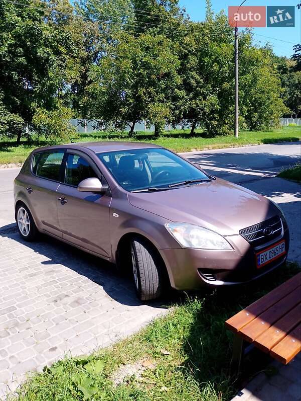 Хэтчбек Kia Ceed 2007 в Каменец-Подольском