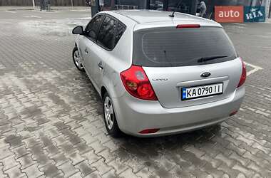 Хэтчбек Kia Ceed 2007 в 
