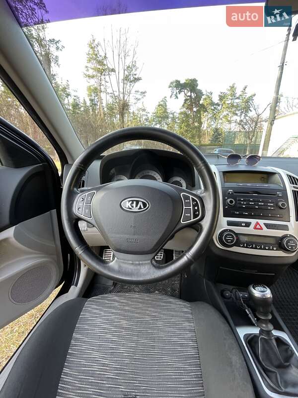 Хэтчбек Kia Ceed 2007 в Киеве
