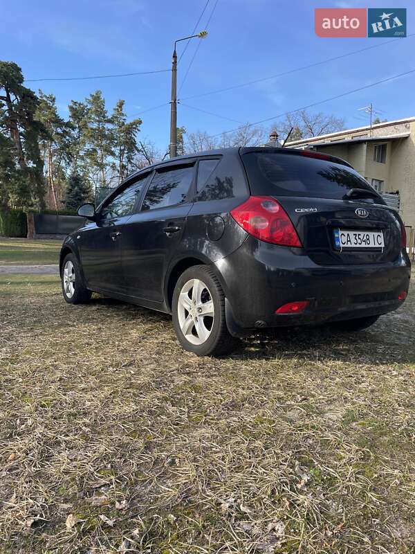 Хэтчбек Kia Ceed 2007 в Киеве