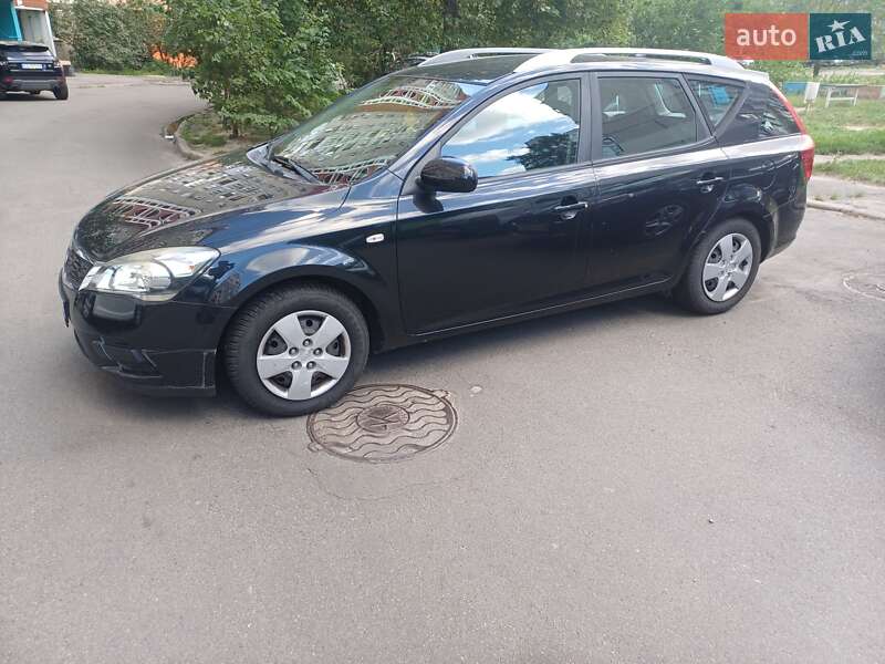 Универсал Kia Ceed 2010 в Киеве